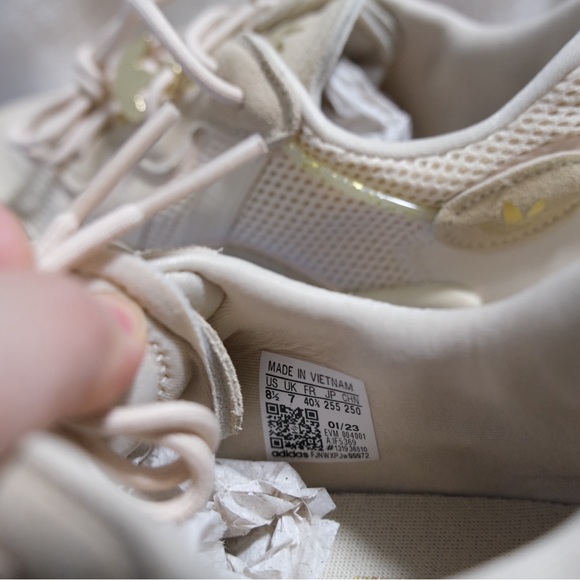 Adidas Ozweego Sneakers (Brand New S8.5) - Picture 5 of 8